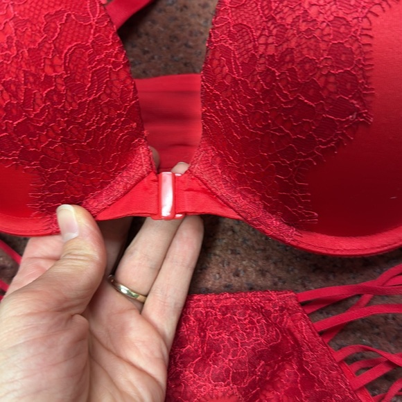 Victoria secrets bra set - Picture 5 of 6